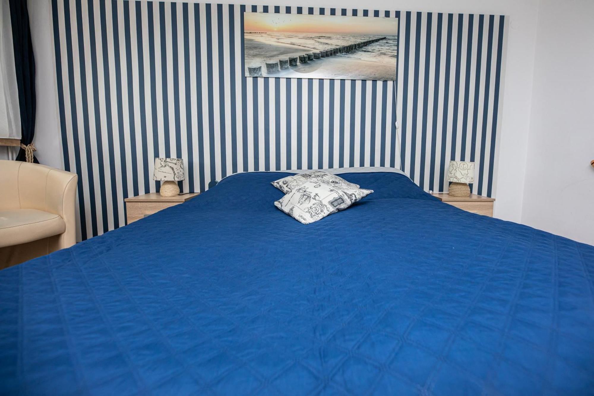 安娜度假屋旅馆 科沃布热格 外观 照片